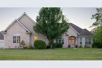 363  Sunshine Dr, Hartland, WI 53029 - Photo 2