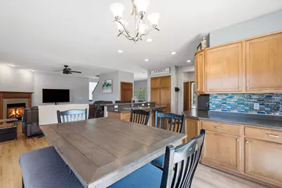 3830  Creekside Dr, Waukesha, WI 53189 - Photo 12