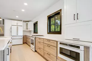 2050 Mt Kisco Dr, Elm Grove, WI 53122 - Photo 14