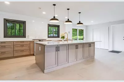 2050  Mt Kisco Dr, Elm Grove, WI 53122 - Photo 10