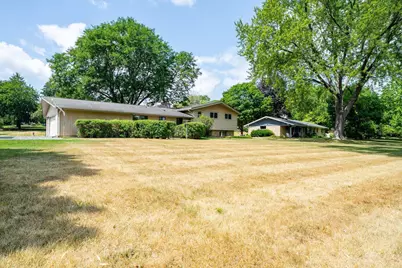 2050  Mt Kisco Dr, Elm Grove, WI 53122 - Photo 52