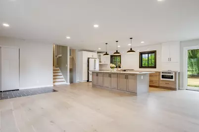 2050  Mt Kisco Dr, Elm Grove, WI 53122 - Photo 8