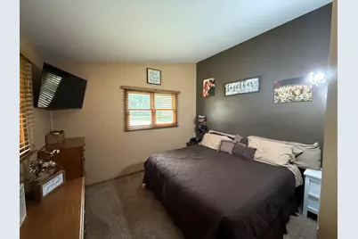 510  Laurel Dr, Francis Creek, WI 54214 - Photo 10