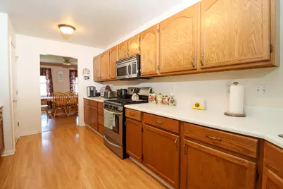 3906  Jacob Ct, Racine, WI 53403 - Photo 6