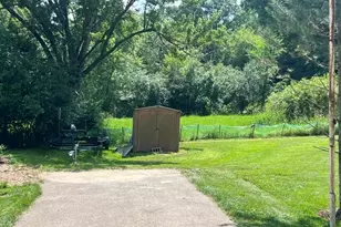 34123 Oakwood Dr, Burlington, WI 53105 - Photo 16