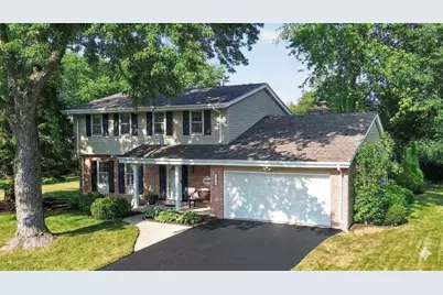 2470  Lionel Ct, Brookfield, WI 53045 - Photo 2