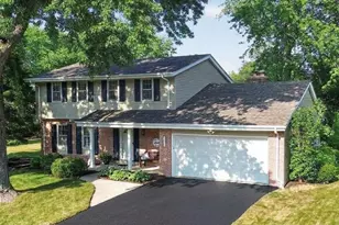 2470 Lionel Ct, Brookfield, WI 53045 - Photo 2