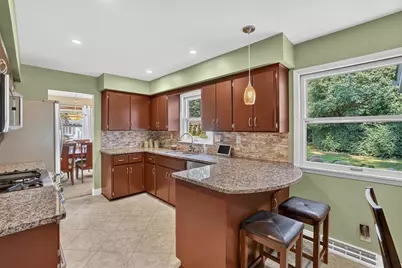 2470  Lionel Ct, Brookfield, WI 53045 - Photo 20