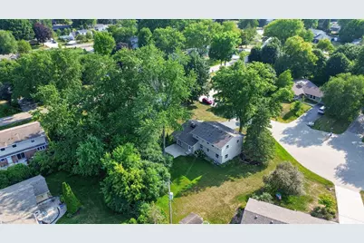 2470  Lionel Ct, Brookfield, WI 53045 - Photo 52