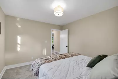2467 N 57th St, Milwaukee, WI 53210 - Photo 20