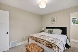 2467 N 57th St, Milwaukee, WI 53210 - Photo 22