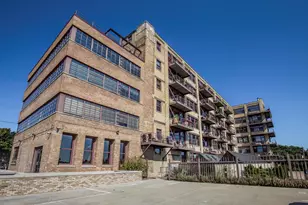 215 W Maple St, Milwaukee, WI 53204 - Photo 34