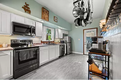 314  Lawn St, Hartland, WI 53029 - Photo 8