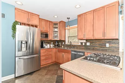 306 N Pinecrest St, Milwaukee, WI 53208 - Photo 16