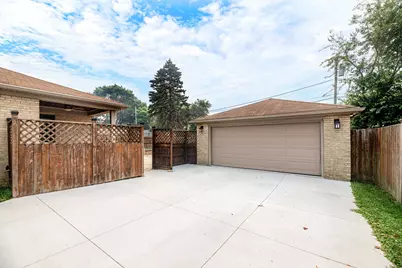 306 N Pinecrest St, Milwaukee, WI 53208 - Photo 38