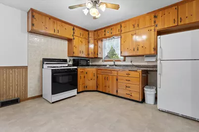 10549 S 4th Ave, Oak Creek, WI 53154 - Photo 20