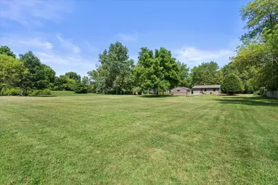 10549 S 4th Ave, Oak Creek, WI 53154 - Photo 8