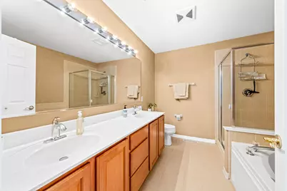 3844 S Lake Dr #15, Saint Francis, WI 53235 - Photo 18