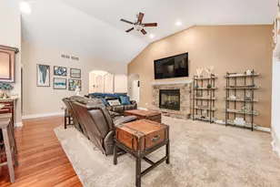 W209N11385 Reger Ct, Germantown, WI 53022 - Photo 10