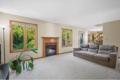 W161N5785  Cheryln Dr, Menomonee Falls, WI 53051 - Photo 2