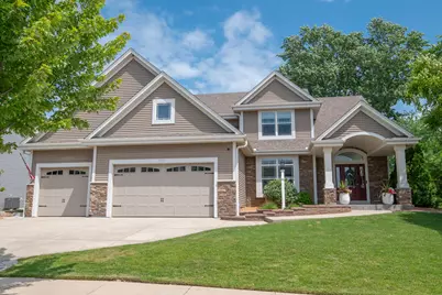 1311  Prairie Creek Blvd, Oconomowoc, WI 53066 - Photo 2