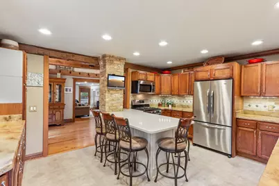 518 E Capitol Dr, Hartland, WI 53029 - Photo 12
