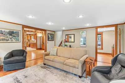 518 E Capitol Dr, Hartland, WI 53029 - Photo 6