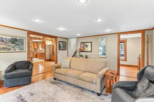 518 E Capitol Dr, Hartland, WI 53029 - Photo 6