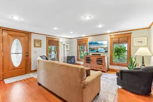 518 E Capitol Dr, Hartland, WI 53029 - Photo 4
