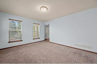 2305  Rustic Woods Ct, Waukesha, WI 53188 - Photo 12