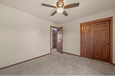 2305  Rustic Woods Ct, Waukesha, WI 53188 - Photo 32