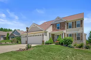 2305 Rustic Woods Ct, Waukesha, WI 53188 - Photo 2