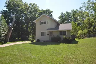 562 S Franklin St, Whitewater, WI 53190 - Photo 2