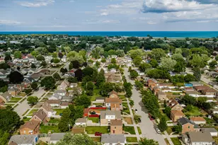 2408 Mitchell St, Racine, WI 53403 - Photo 38