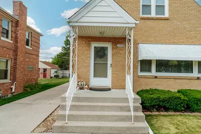 2408  Mitchell St, Racine, WI 53403 - Photo 4