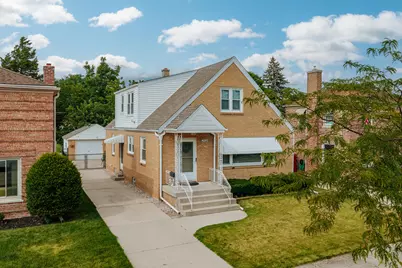 2408  Mitchell St, Racine, WI 53403 - Photo 2