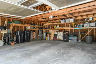 W247S8375 Stonehill Dr, Vernon, WI 53149 - Photo 16