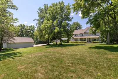 W247S8375  Stonehill Dr, Vernon, WI 53149 - Photo 4