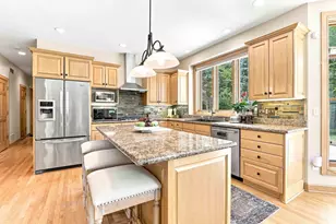 10105 N Parkside Ct, Mequon, WI 53092 - Photo 12