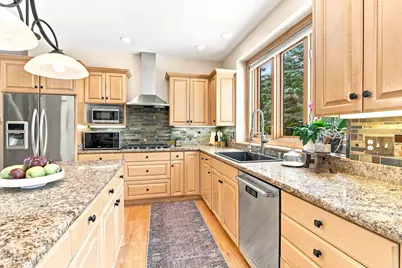 10105 N Parkside Ct, Mequon, WI 53092 - Photo 14