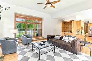 10105 N Parkside Ct, Mequon, WI 53092 - Photo 8