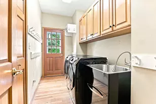 10105 N Parkside Ct, Mequon, WI 53092 - Photo 24