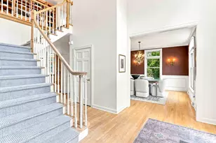 10105 N Parkside Ct, Mequon, WI 53092 - Photo 4