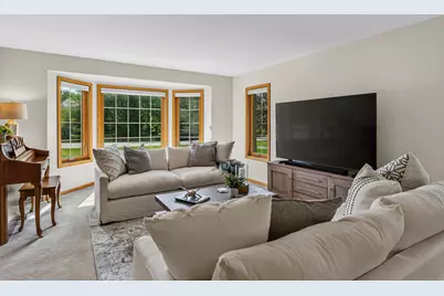 10531 N Haddonstone Pl, Mequon, WI 53092 - Photo 6