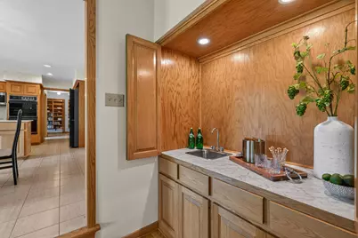 10531 N Haddonstone Pl, Mequon, WI 53092 - Photo 8