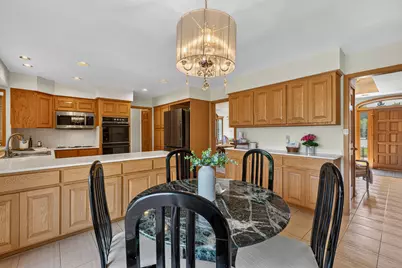 10531 N Haddonstone Pl, Mequon, WI 53092 - Photo 12