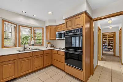 10531 N Haddonstone Pl, Mequon, WI 53092 - Photo 14