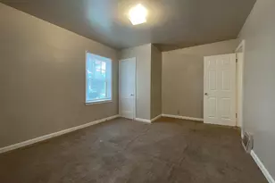 4924 N 73rd St, Milwaukee, WI 53218 - Photo 12