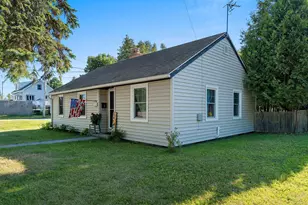 2912 Adams St, Two Rivers, WI 54241 - Photo 4