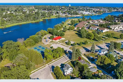 2912  Adams St, Two Rivers, WI 54241 - Photo 50